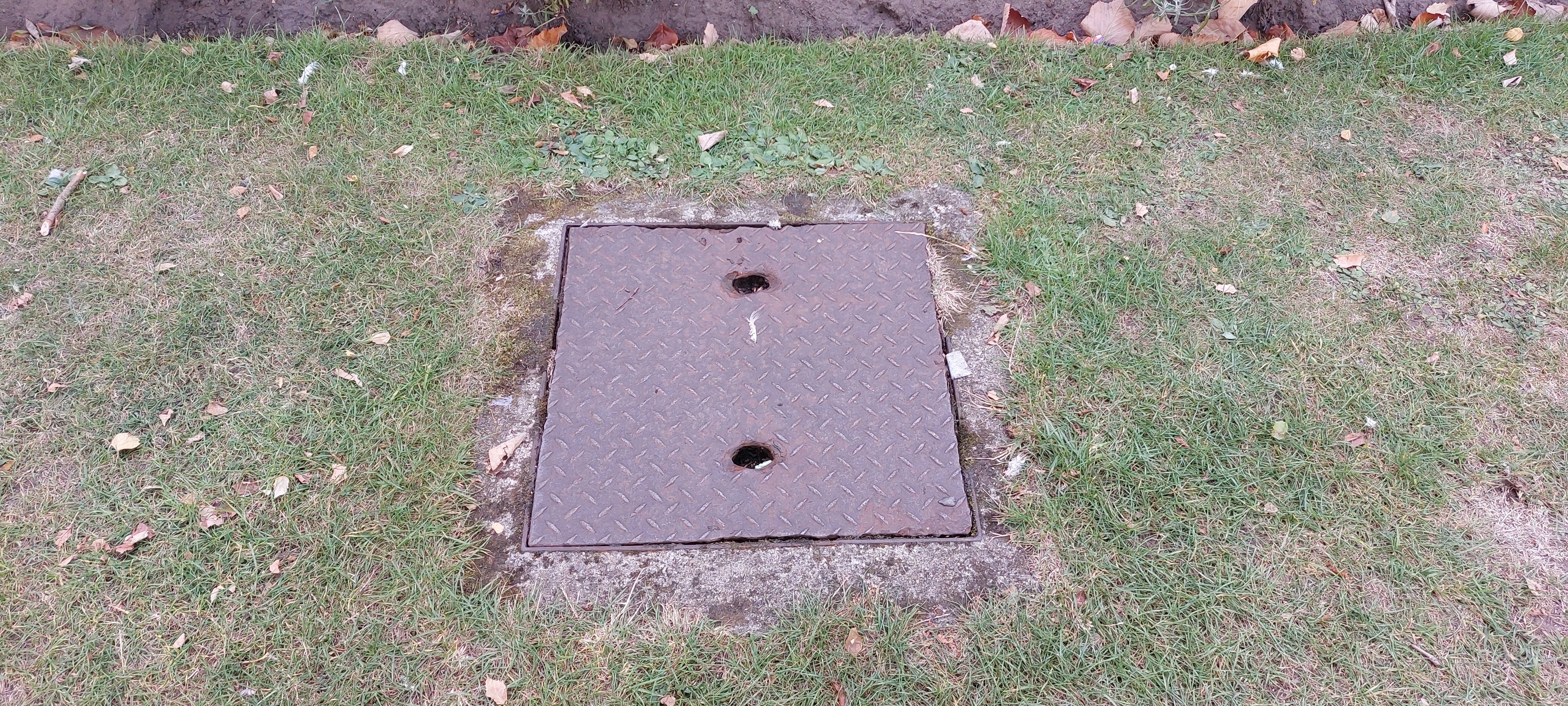 Deep Bench Mark: York, Dean's Park - Bench Mark Database